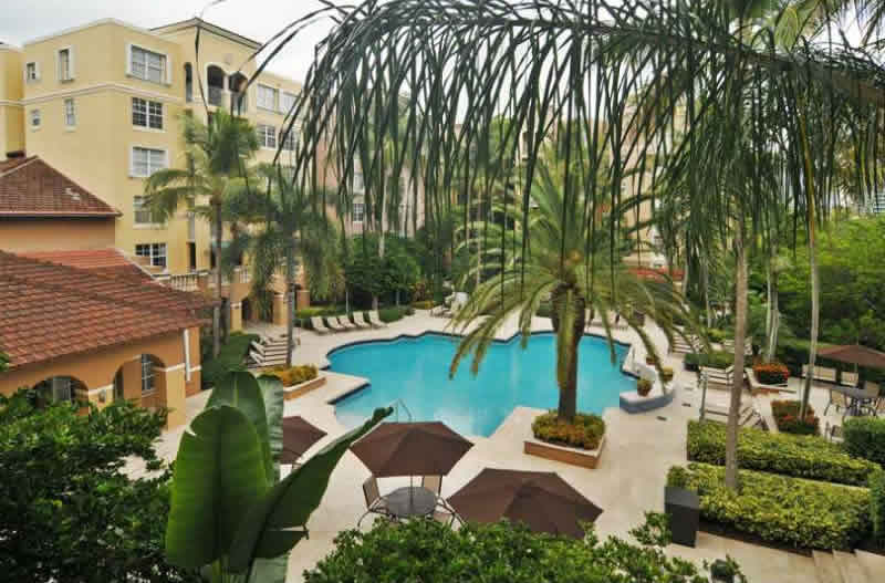 Apartamento chique de 2 quartos com varanda em Aventura - Miami $369,000