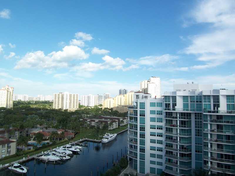 Cobertura Loft de 2 quartos com 2 vagas em Aventura - Miami $385,000