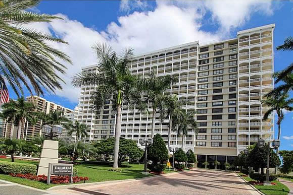 Apartamento de 2 quartos em frente a praia - Bal Harbour - Miami Beach $479,000