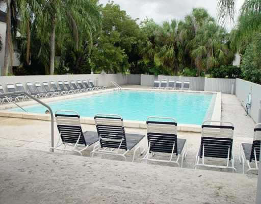 Apartamento em Calusa Club Village, Miami $136,800